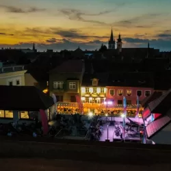 Pătrundeți în universul diversității culturale, unde notele muzicale, culorile...-img