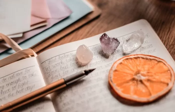 5-Atelier-de-scriere-creativa-in-cheia-celor-cinci-simturi---Fundația-Calea-Victoriei-