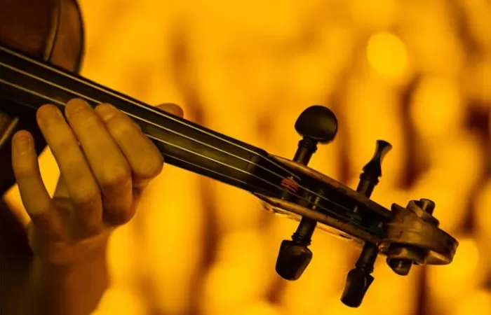 5-Candlelight--Tribute-pentru-Queen-