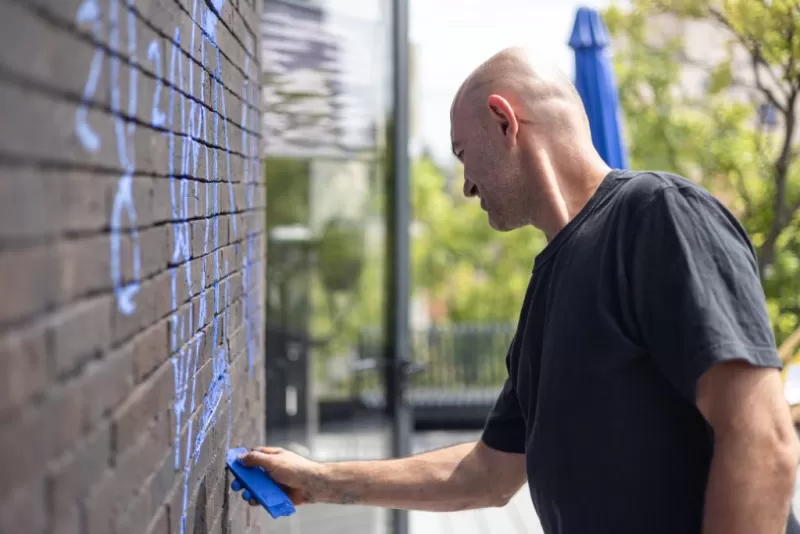 Vrea cineva să fie eu? -1