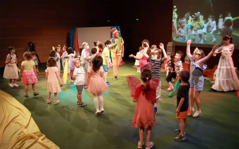 Teatrul Naţional pentru copii Abracadabra -1
