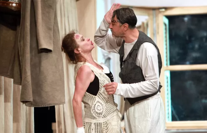 7-D-ale-carnavalului--Ion-Luca-Caragiale--