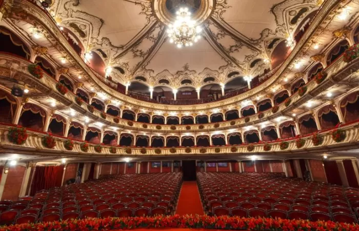 3-Zeii-Olimpului-–-Prometeu-și-Focul-