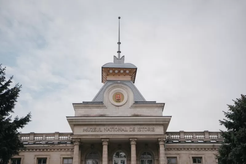Oglinda frumuseții. De la simplitatea femeii la divinitatea zeiței în Antichitate. Obiecte din colecția Muzeului de Istorie Națională și Arheologie Constanța -1
