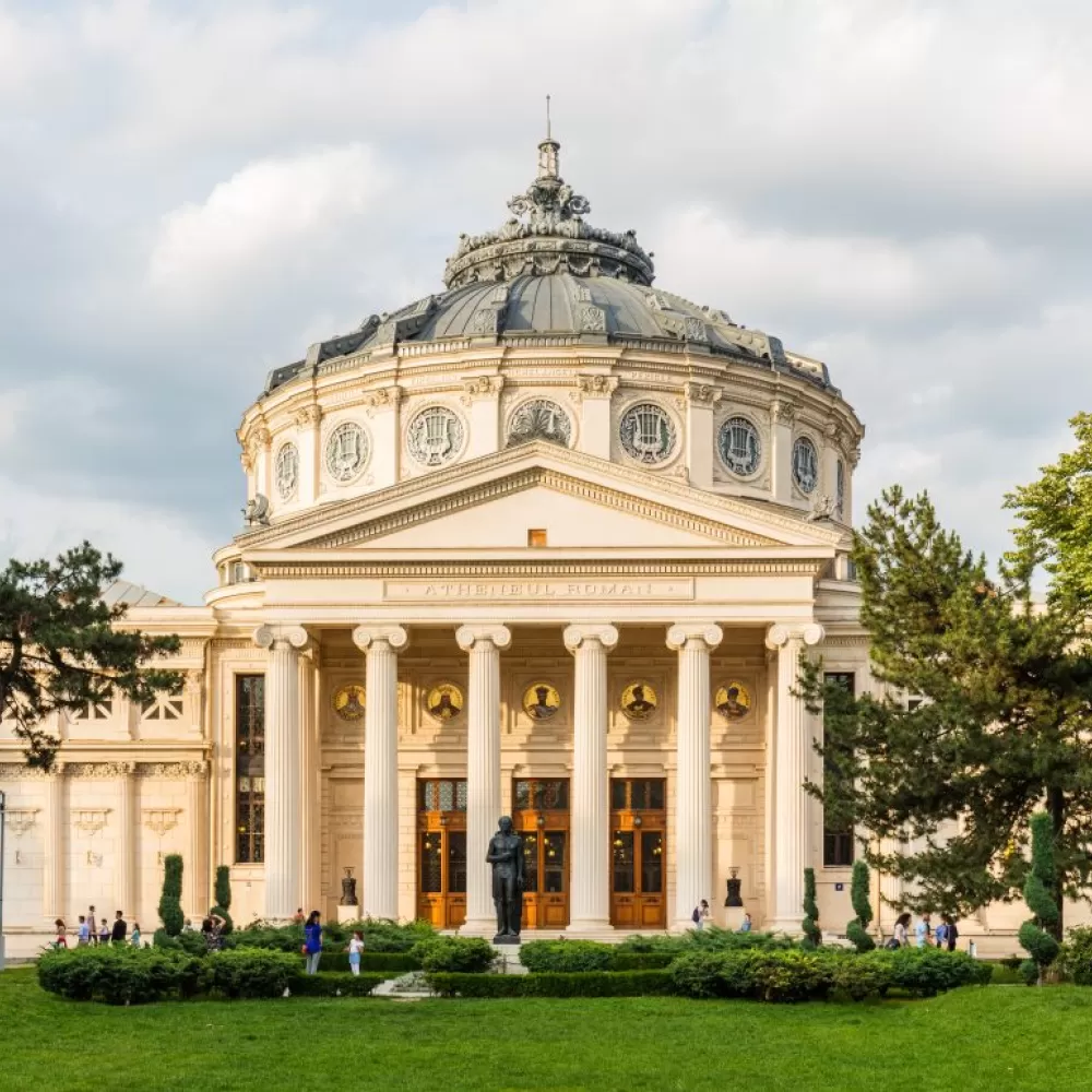 În următoarele rânduri, vă invit să pornim împreună într-o...