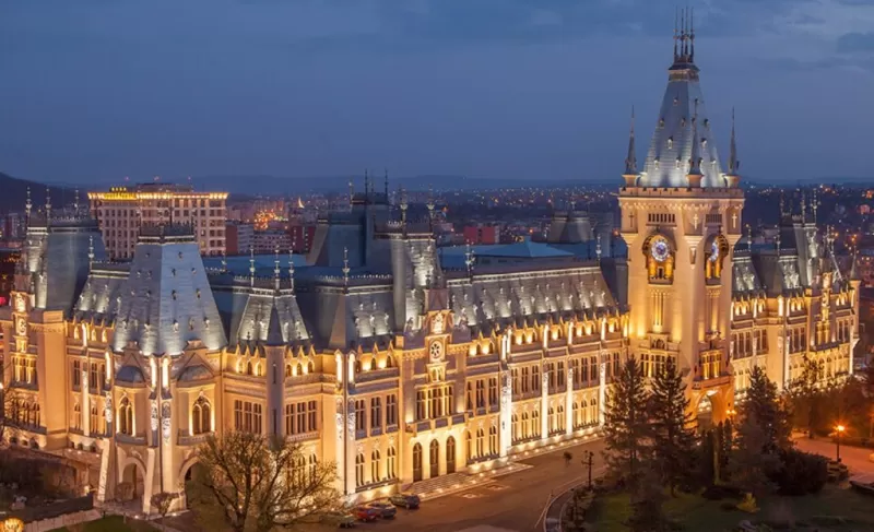 Palatul și ieșenii. O veche poveste de dragoste -1