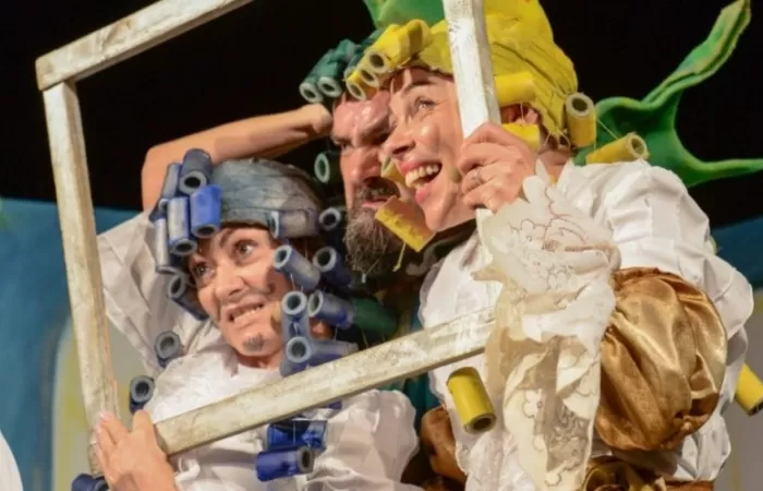 11-Fat-Frumos-cel-mofturos-și-un-zmeu-intors-pe-dos-